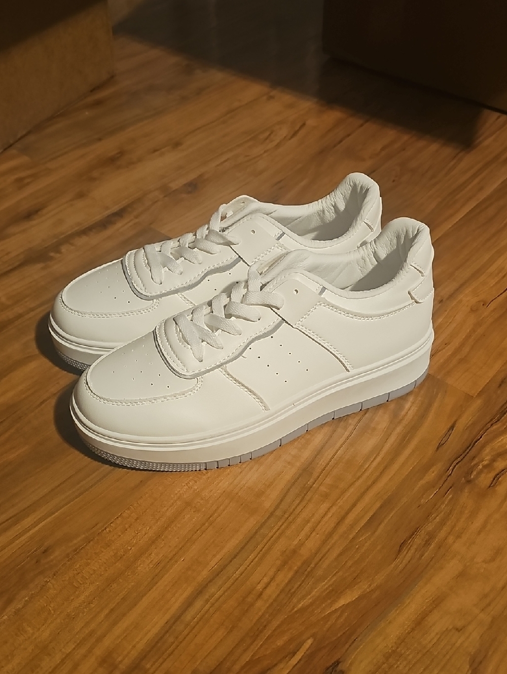 PrettyLittleThing White Platform Sneakers - Picture 1 of 4
